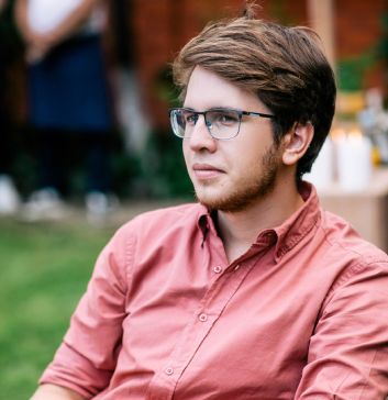 Антон Погадаев